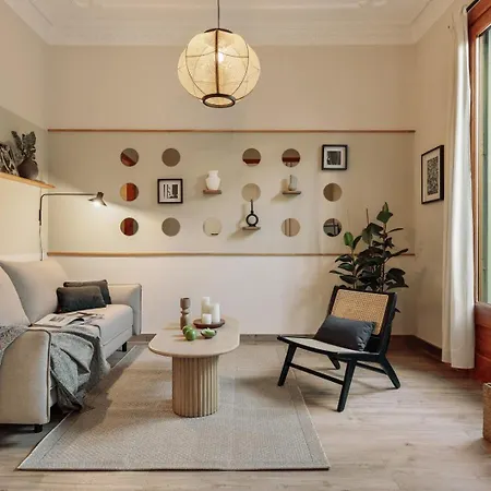 דירה Kusku - 3 Bedrooms And Balcony In Eixample Dreta ברצלונה
