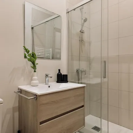 Kusku - 3 Bedrooms And Balcony In Eixample Dreta דירה *