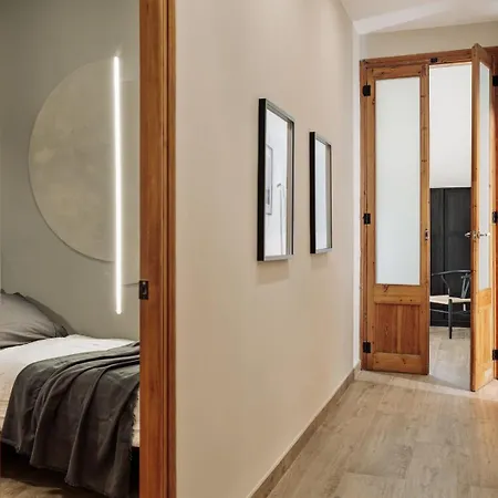 Kusku - 3 Bedrooms And Balcony In Eixample Dreta דירה ברצלונה